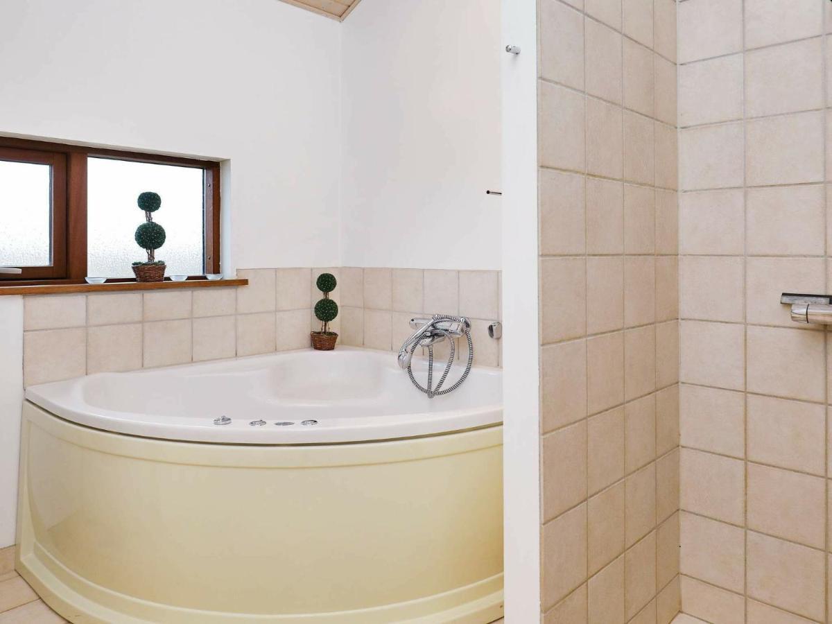 Three-Bedroom Holiday Home In Ulfborg 27 Thorsminde エクステリア 写真